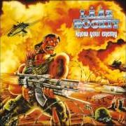 Der musikalische text MAD AXE ATTACK von LÄÄZ ROCKIT ist auch in dem Album vorhanden Know your enemy (1987)