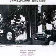 Der musikalische text NIGHT ON THE TILES von THE SPECIALS ist auch in dem Album vorhanden In the studio (1984)