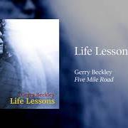 Der musikalische text HOME AGAIN von GERRY BECKLEY ist auch in dem Album vorhanden Five mile road (2019)
