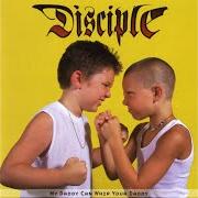 Der musikalische text FILL MY SHOES von DISCIPLE ist auch in dem Album vorhanden My daddy can whip your daddy (1997)