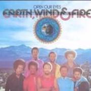 Der musikalische text DRUM SONG von EARTH, WIND & FIRE ist auch in dem Album vorhanden Open our eyes (1973)