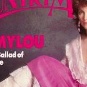 Der musikalische text SWEET CHARIOT von EMMYLOU HARRIS ist auch in dem Album vorhanden Ballad of sally rose (1985)