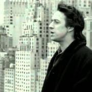 Der musikalische text A BIRD IN NEW YORK von ERIC SERRA ist auch in dem Album vorhanden Léon (1994)
