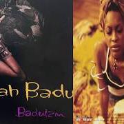 Der musikalische text RIMSHOT (OUTRO) von ERYKAH BADU ist auch in dem Album vorhanden Baduizm (1997)