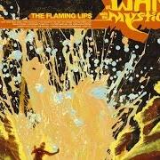 Der musikalische text MR. AMBULANCE DRIVER von THE FLAMING LIPS ist auch in dem Album vorhanden At war with the mystics (2006)