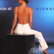 Der musikalische text PRIMA DI DOMANI von GIORGIA ist auch in dem Album vorhanden Senza ali (2001)