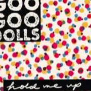 Der musikalische text MILLION MILES AWAY von GOO GOO DOLLS ist auch in dem Album vorhanden Hold me up (1990)