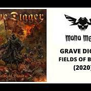 Der musikalische text GATHERING OF THE CLANS von GRAVE DIGGER ist auch in dem Album vorhanden Fields of blood (2020)