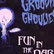 Der musikalische text (SHE'S GOT A) BRAIN SCRAMBLING DEVICE von GROOVIE GHOULIES ist auch in dem Album vorhanden Fun in the dark (1999)