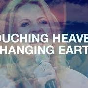 Der musikalische text THE POTTER'S HAND von HILLSONG ist auch in dem Album vorhanden Touching heaven, changing earth (1998)