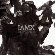 Der musikalische text COLD RED LIGHT von IAMX ist auch in dem Album vorhanden Volatile times (2011)