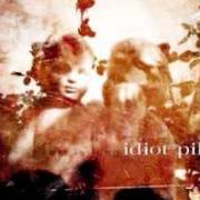 Der musikalische text PLANTED IN THE DARK von IDIOT PILOT ist auch in dem Album vorhanden Wolves (2007)