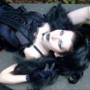 Der musikalische text ANGELIC VISIONS von INNER SHRINE ist auch in dem Album vorhanden Fallen beauty (1999)