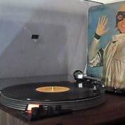 Der musikalische text SAILING von JOAN BAEZ ist auch in dem Album vorhanden Blowin' away (1977)