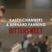 Der musikalische text WHEELBARROW von KASEY CHAMBERS ist auch in dem Album vorhanden Bittersweet (2014)