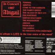 Der musikalische text THE FAMILY GHOST von KING DIAMOND ist auch in dem Album vorhanden In concert 1987: abigail (1990)