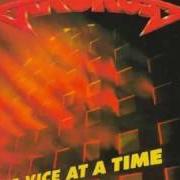 Der musikalische text ROCK'N ROLL von KROKUS ist auch in dem Album vorhanden One vice at time (1982)