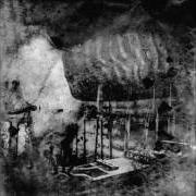 Der musikalische text INVOKING THE INFERNAL MAJESTY von KULT OV AZAZEL ist auch in dem Album vorhanden Oculus infernum (2003)