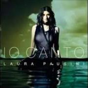 Der musikalische text IN UNA STANZA QUASI ROSA von LAURA PAUSINI ist auch in dem Album vorhanden Io canto (2006)
