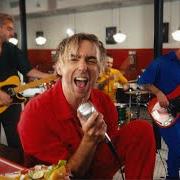 Der musikalische text SUCKERPUNCH von ALL TIME LOW ist auch in dem Album vorhanden Everyone's talking! (2025)