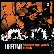 Der musikalische text YOUNG, LOUD, AND SCOTTY von LIFETIME ist auch in dem Album vorhanden Somewhere in the swamps of jersey (2006)