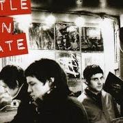 Der musikalische text LITTLE BIG MAN von LITTLE MAN TATE ist auch in dem Album vorhanden About what you know (2007)