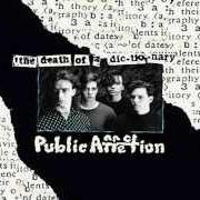 Der musikalische text WHO PUT FEAR IN HERE? von LIVE ist auch in dem Album vorhanden Death of a dictionary (1989)