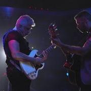 Der musikalische text A CURA von LULU SANTOS ist auch in dem Album vorhanden Lulu santos toca + lulu ao vivo (2015)