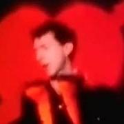 Der musikalische text GUTTER HEARTS von MARC ALMOND ist auch in dem Album vorhanden Vermin in ermine (2011)