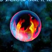 Der musikalische text EARTHQUAKE von 40 BELOW SUMMER ist auch in dem Album vorhanden Fire at zero gravity (2013)