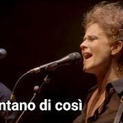 Der musikalische text PIÙ LONTANO DI COSÌ von MARIA PIERANTONI GIUA ist auch in dem Album vorhanden Piovesse sempre così (2019)