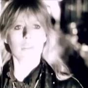 Der musikalische text SHE'S GOT A PROBLEM von MARIANNE FAITHFULL ist auch in dem Album vorhanden A child's adventure (1983)