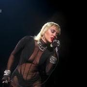 Der musikalische text ZOMBIE (LIVE FROM THE NIVA SAVE OUR STAGES FESTIVAL) von MILEY CYRUS ist auch in dem Album vorhanden Plastic hearts (2020)