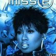 Der musikalische text STEP OFF von MISSY ELLIOTT ist auch in dem Album vorhanden Miss e...So addictive (2001)