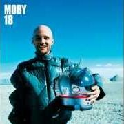 Der musikalische text LOOK BACK IN von MOBY ist auch in dem Album vorhanden 18 (2002)