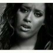 Der musikalische text TU N'ES PLUS LÀ von AMEL BENT ist auch in dem Album vorhanden A 20 ans (2007)