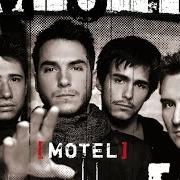 Der musikalische text LEJOS ESTAMOS MEJOR von MOTEL ist auch in dem Album vorhanden Motel (2006)