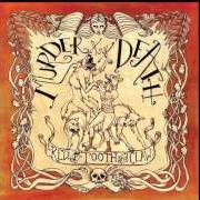 Der musikalische text RUMBRAVE von MURDER BY DEATH ist auch in dem Album vorhanden Red of tooth and claw (2008)