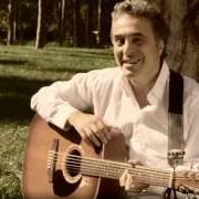 Der musikalische text UN COIN DE TERRE von NACASH ist auch in dem Album vorhanden Un beau dimanche d'eté (2011)