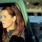 Der musikalische text LONELY OLD LIES von NEKO CASE ist auch in dem Album vorhanden The virginian (1997)