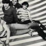 Der musikalische text RADIO IN STEREO von NENA ist auch in dem Album vorhanden The stripes (1980)