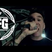 Der musikalische text RESURRECTION von NEW FOUND GLORY ist auch in dem Album vorhanden Resurrection (2014)