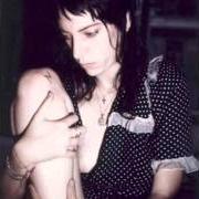 Der musikalische text RADIO BAGHDAD von PATTI SMITH ist auch in dem Album vorhanden Trampin' (2004)