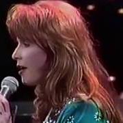 Der musikalische text JEALOUS BONE von PATTY LOVELESS ist auch in dem Album vorhanden Up against my heart (1991)