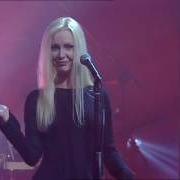 Der musikalische text MORIRE TRA LE VIOLE von PATTY PRAVO ist auch in dem Album vorhanden Patty live 99 (2001)