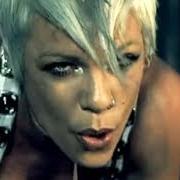 Der musikalische text ONE FOOT WRONG von PINK ist auch in dem Album vorhanden Funhouse (2008)