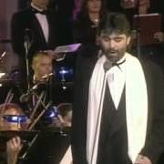 Der musikalische text LAMENTO DI FEDERICO von ANDREA BOCELLI ist auch in dem Album vorhanden A night in tuscany (1997)