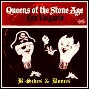 Der musikalische text TURNING ON THE SCREW von QUEENS OF THE STONE AGE ist auch in dem Album vorhanden Era vulgaris (2007)