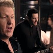 Der musikalische text WILDFIRE von RASCAL FLATTS ist auch in dem Album vorhanden Rewind (2014)