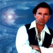 Der musikalische text LA DIOSA DEL LUGAR von RICARDO MONTANER ist auch in dem Album vorhanden Una mañana y un camino (1994)